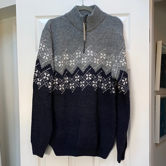 paolo mondo Other - Paolo MondoStylish Gray and Navy Zip-Up Sweater